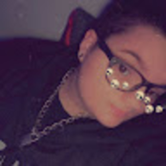 Meet your Posher, Alex - Picture 1 of 1